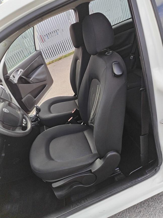 Lancia Ypsilon 1.2 8v Fire 97000km euro 5 2011