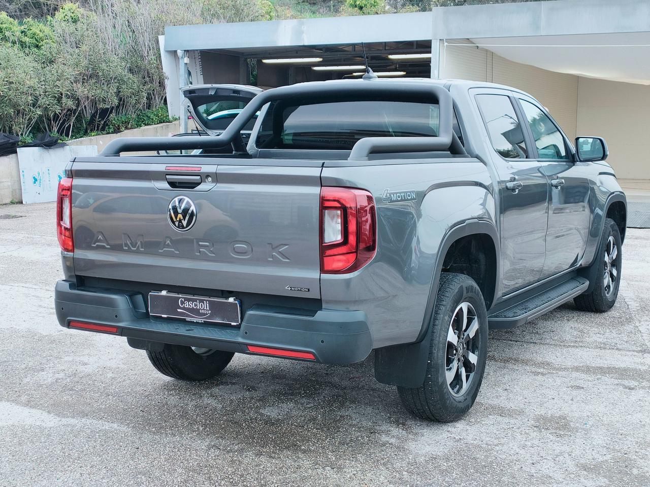 VOLKSWAGEN Amarok II 2023 - Amarok 2.0 tdi Life 4motion auto