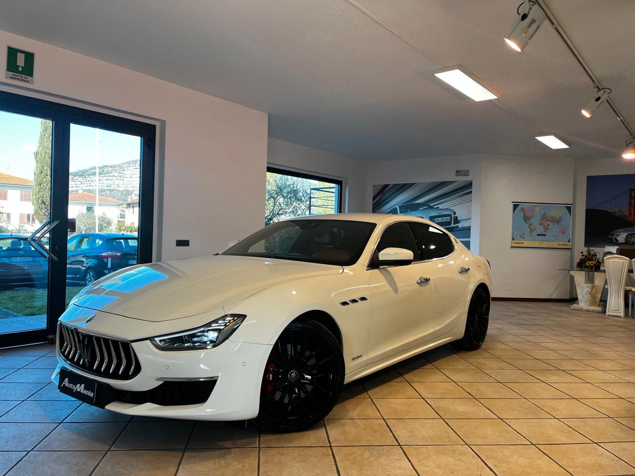 Maserati Ghibli V6 430 CV Q4 Granlusso