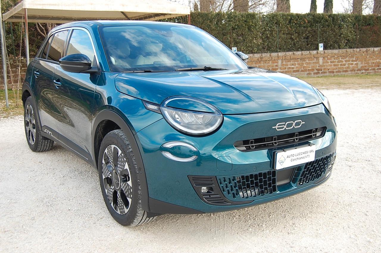 Fiat 600 Hybrid DCT MHEV La Prima