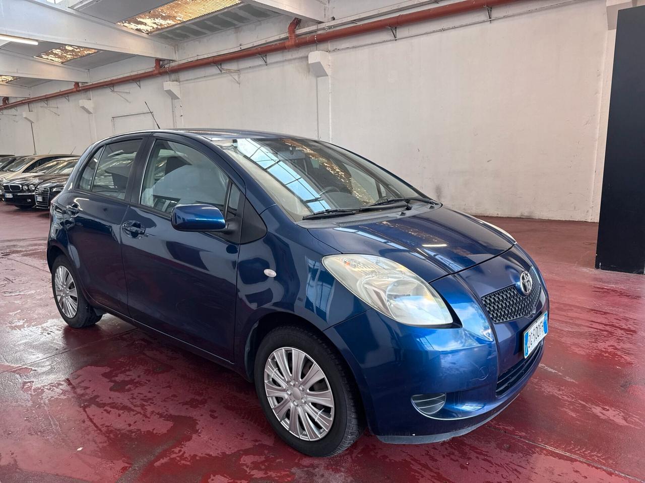 Toyota Yaris 1.0 5 porte Sol benz NEOPAT
