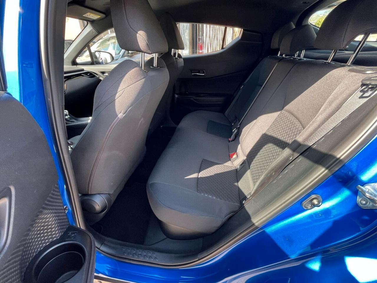 Toyota C-HR 1.8 Hybrid E-CVT Business