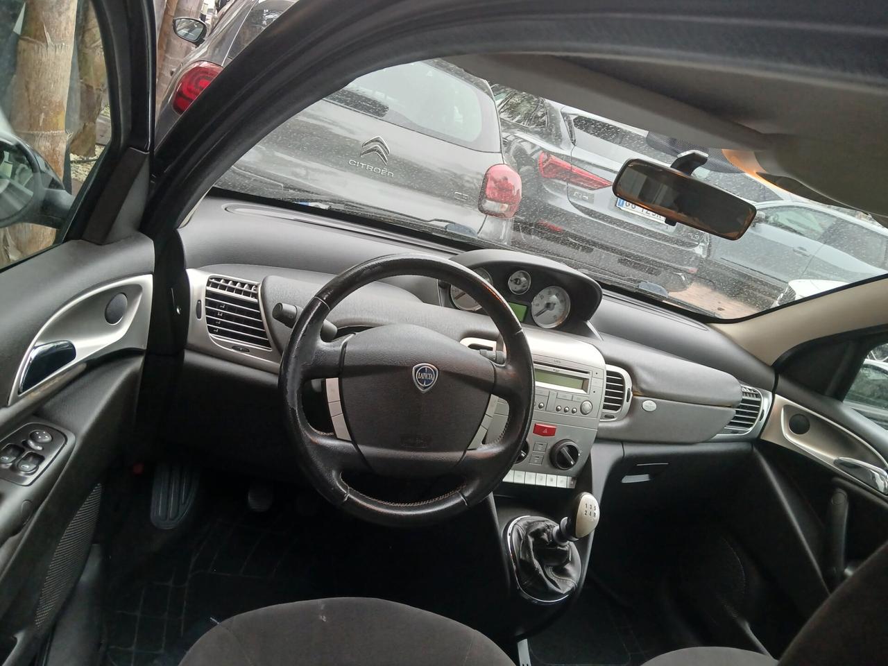 Lancia Ypsilon 1.2 69 CV 5 porte Gold