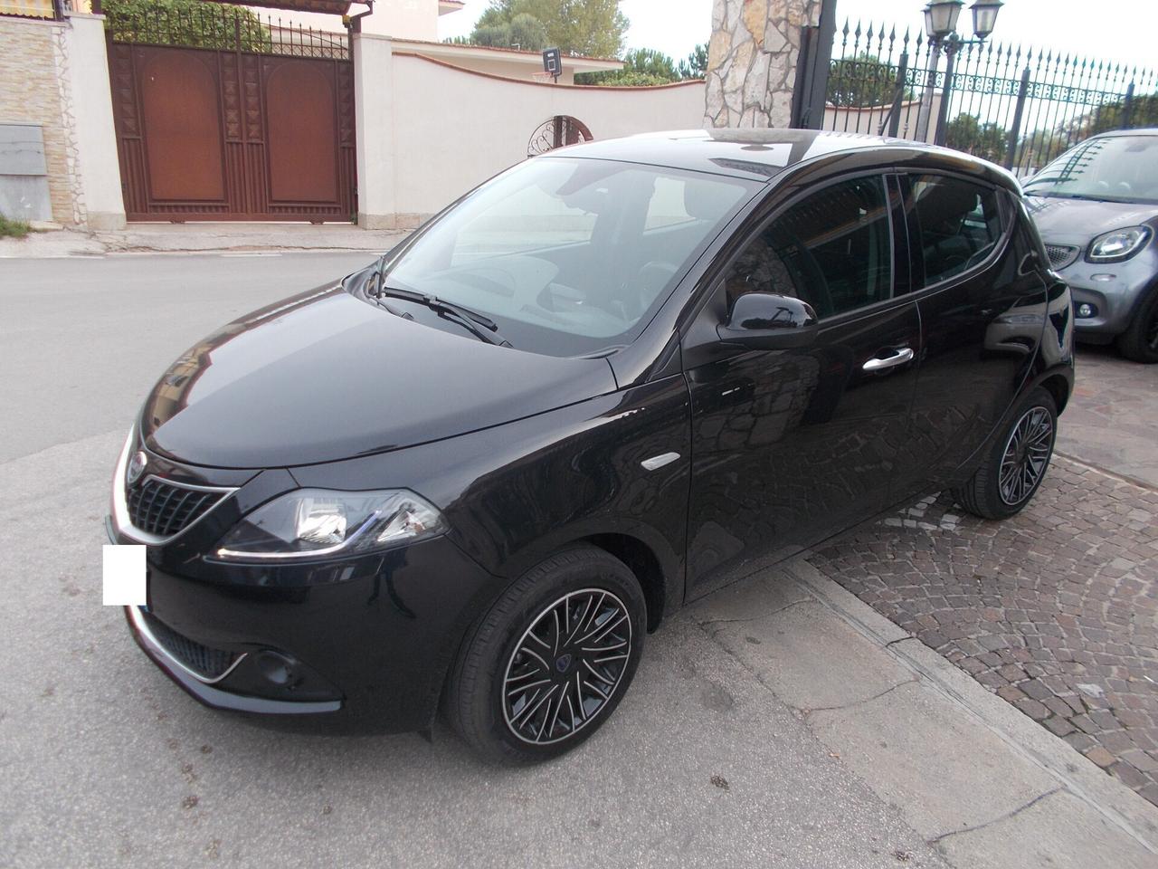 Lancia Ypsilon 1.0 FireFly 5 porte S&S Hybrid Gold Plus