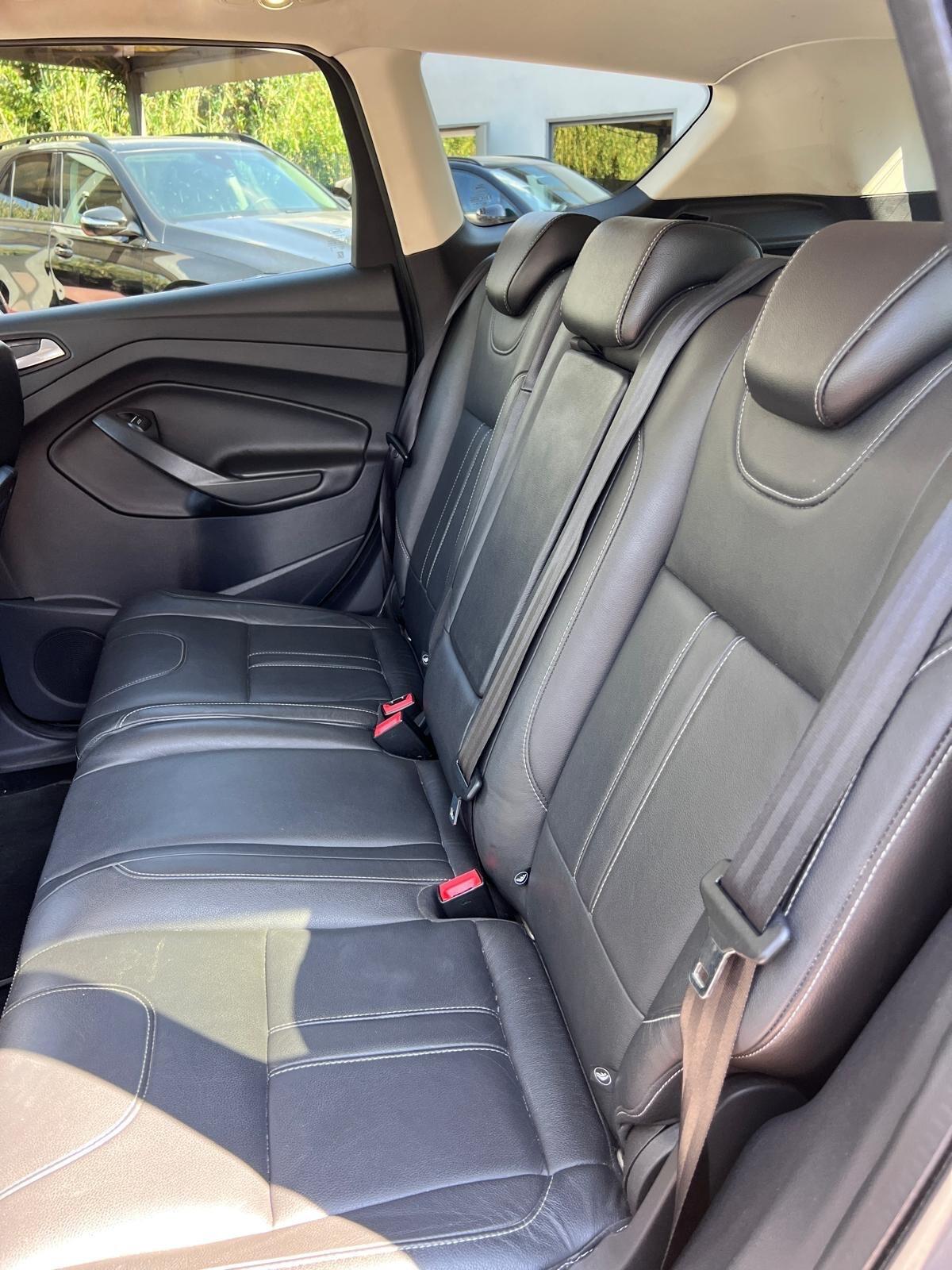 Ford Kuga 2.0 TDCI 140 CV 2WD Titanium