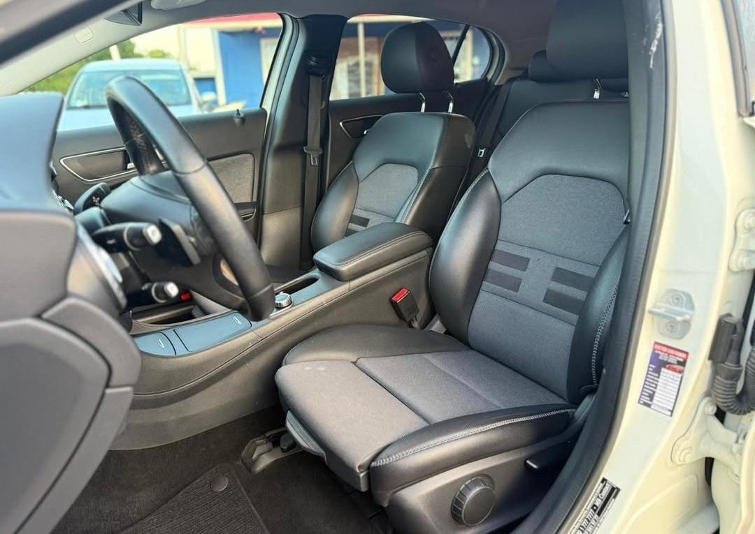 Mercedes-benz GLA 180 d Automatic Premium