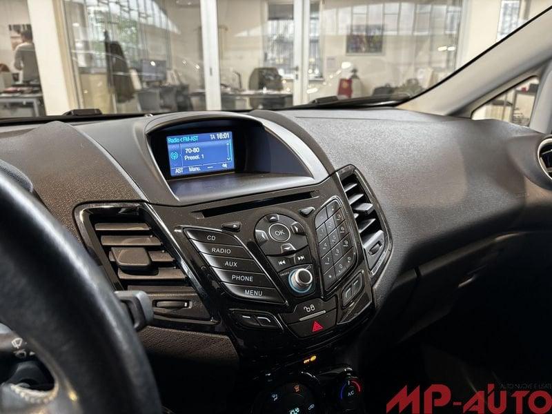 Ford Fiesta 1.2 Black & White Edition tua a 181,00 al mese