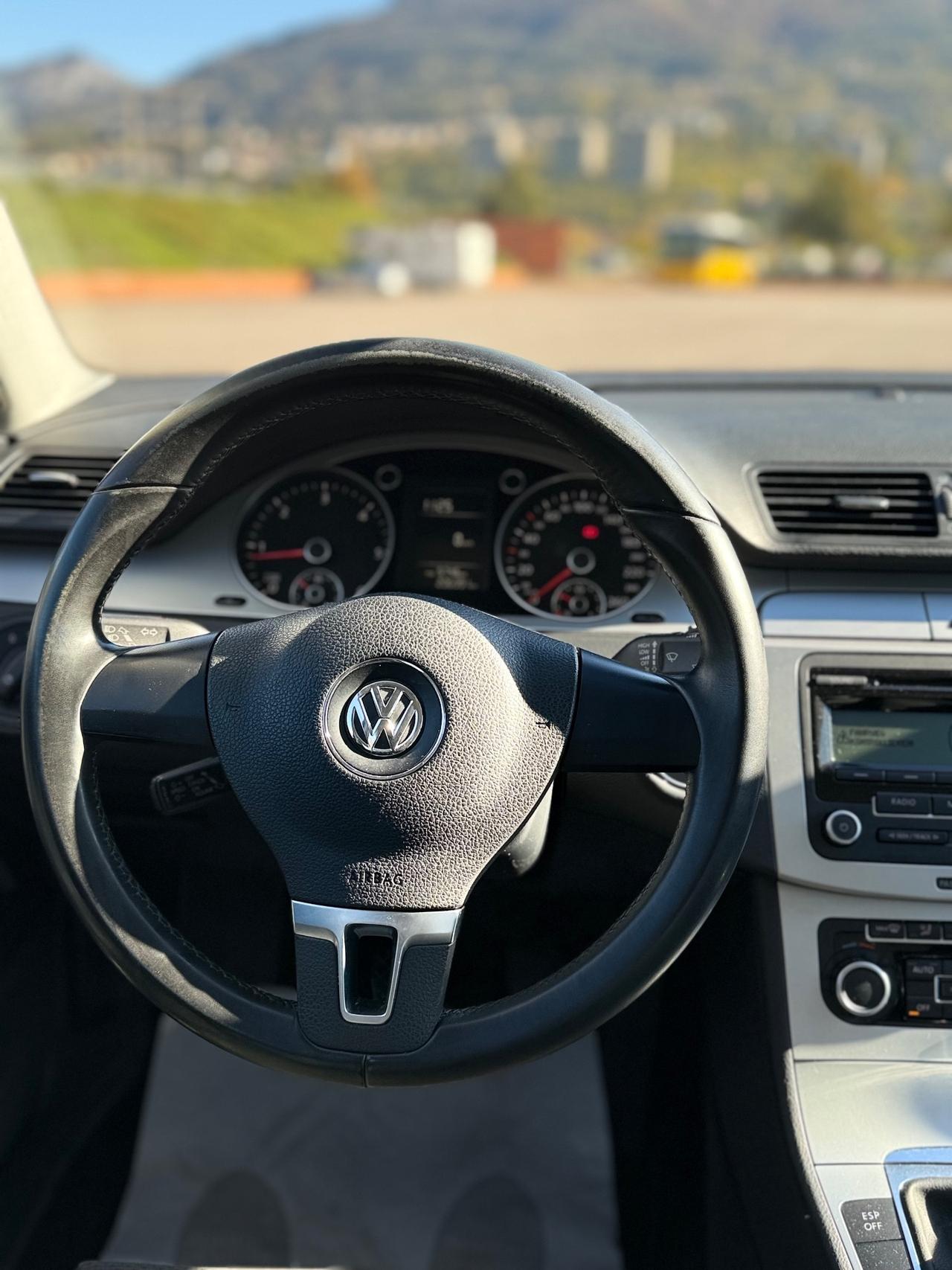 Volkswagen Passat 2.0 TDI DPF Highline EURO 5b