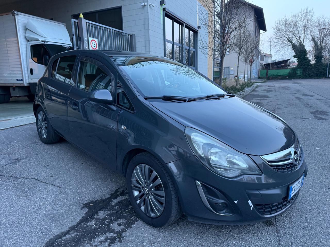 Opel Corsa 1.2 5 porte sport automatica