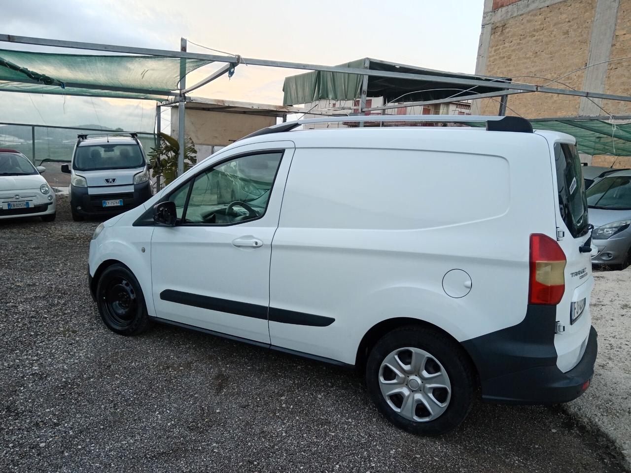 Ford Tourneo Courier 1.5 TDCI 95 CV Plus