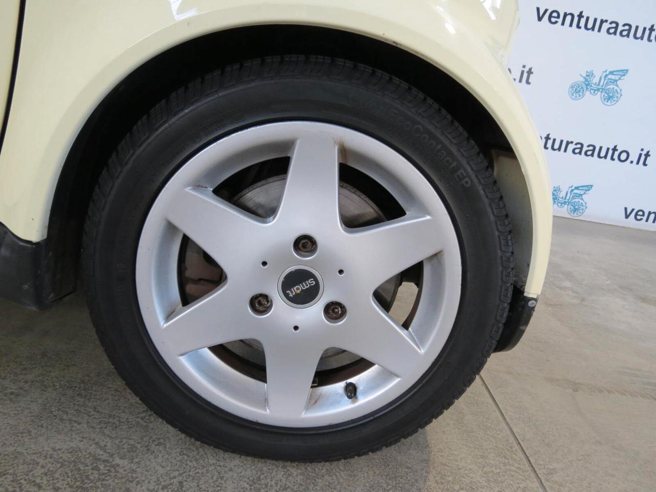 Smart 700 city-coupé pure (45 kW)