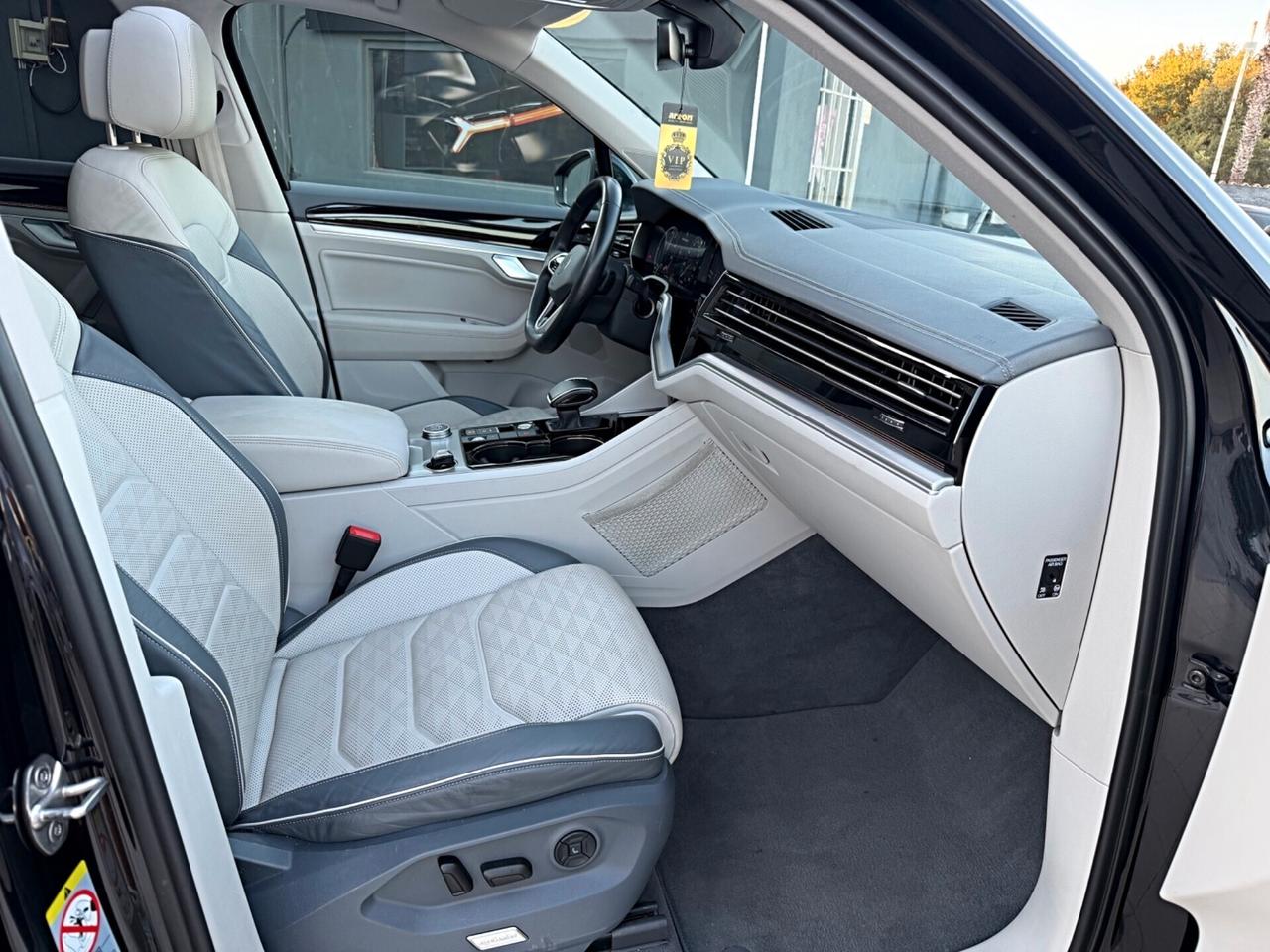 Volkswagen Touareg 3.0 V6 TSI eHybrid Elegance R Line Extra Full