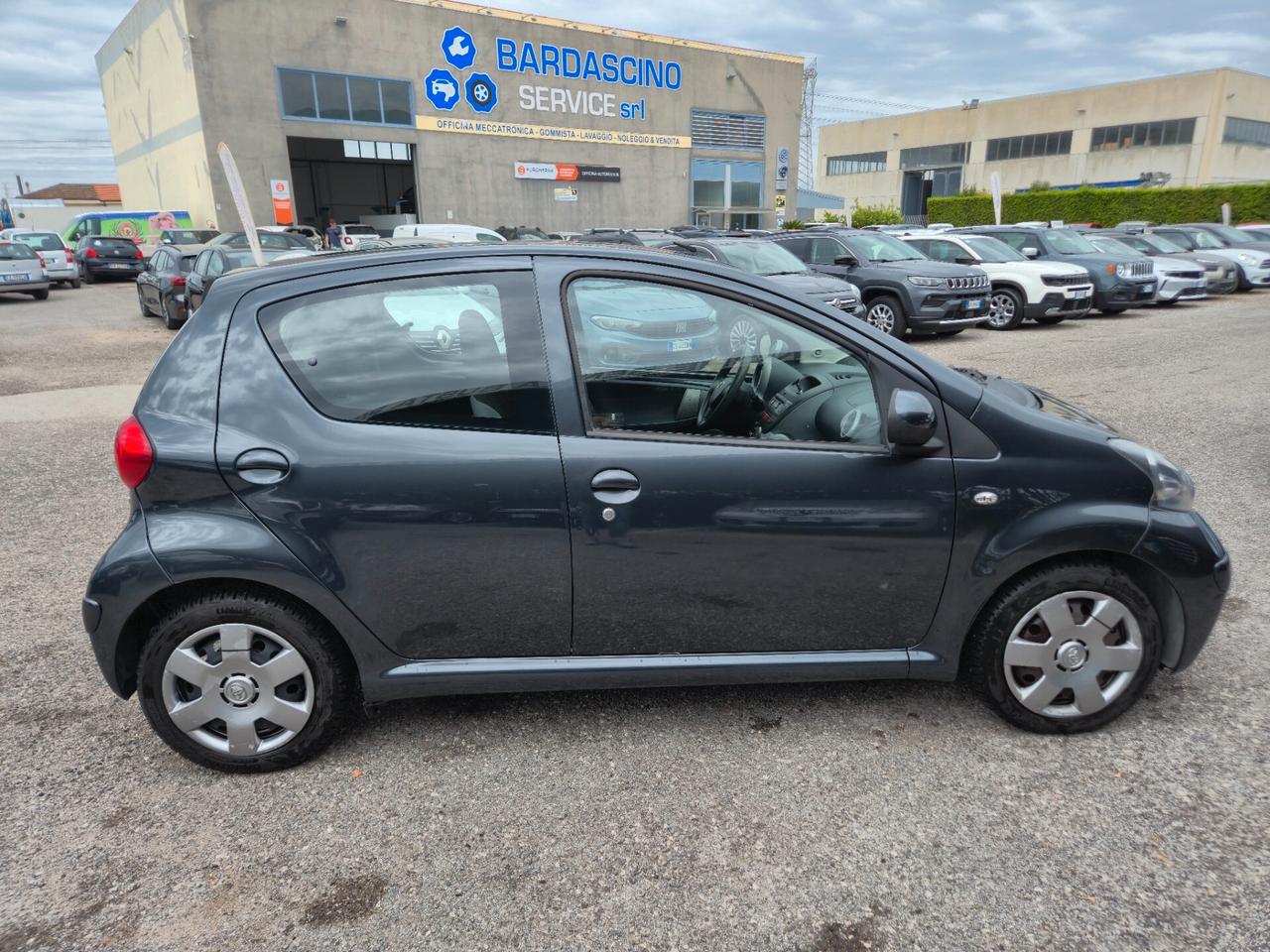 Toyota Aygo 1.0 12V VVT-i 5 porte Sol