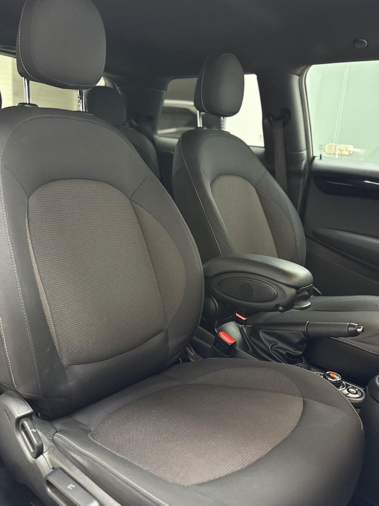 Mini Cooper D 1.5 116cv