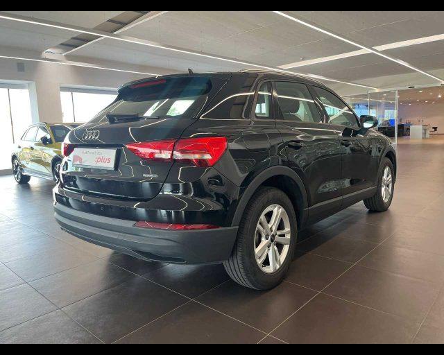 AUDI Q3 35 TDI quattro S tronic Business
