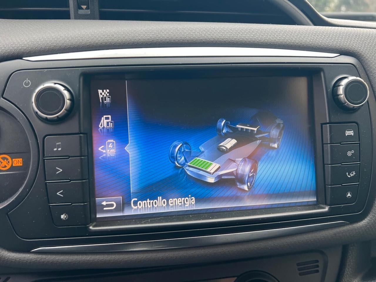 TOYOTA YARIS 1.5 HYBRID STYLE 5P NEOPATENTATI