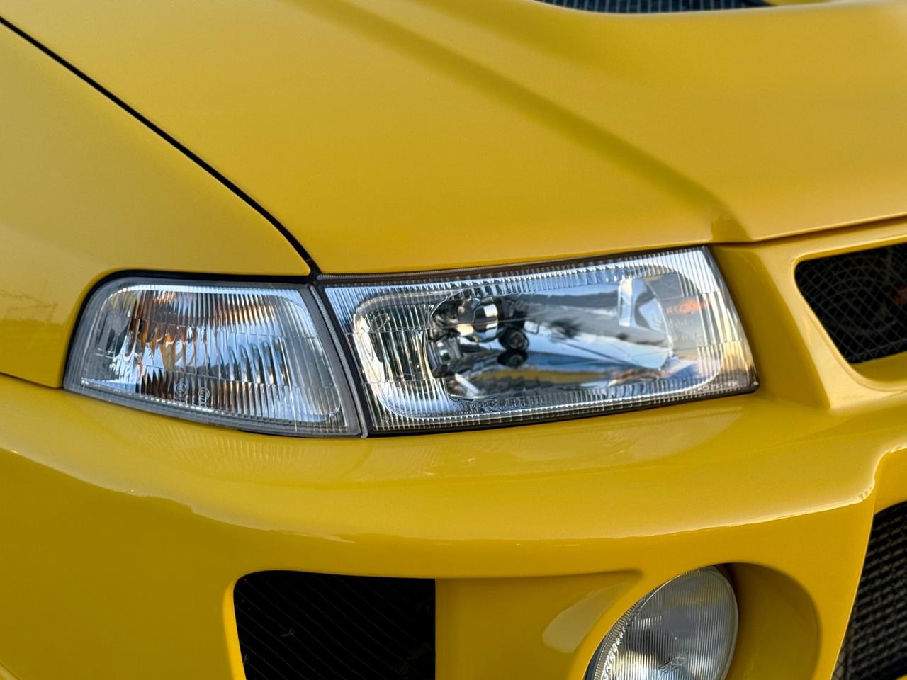 Mitsubishi Lancer EVOLUTION EVO V 5 GSR 2.0t 4x4 280cv DANDELION YELLOW