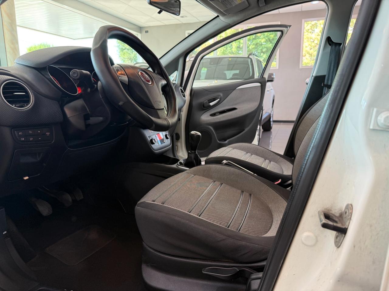 Fiat Punto Evo 1.3 Mjt 75 CV 5 porte Neo patentati