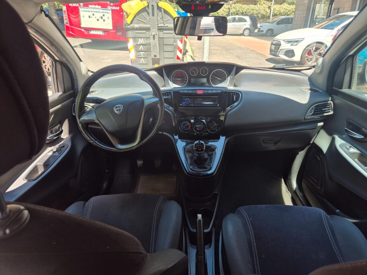 Lancia Ypsilon 1.2 69 CV Unyca