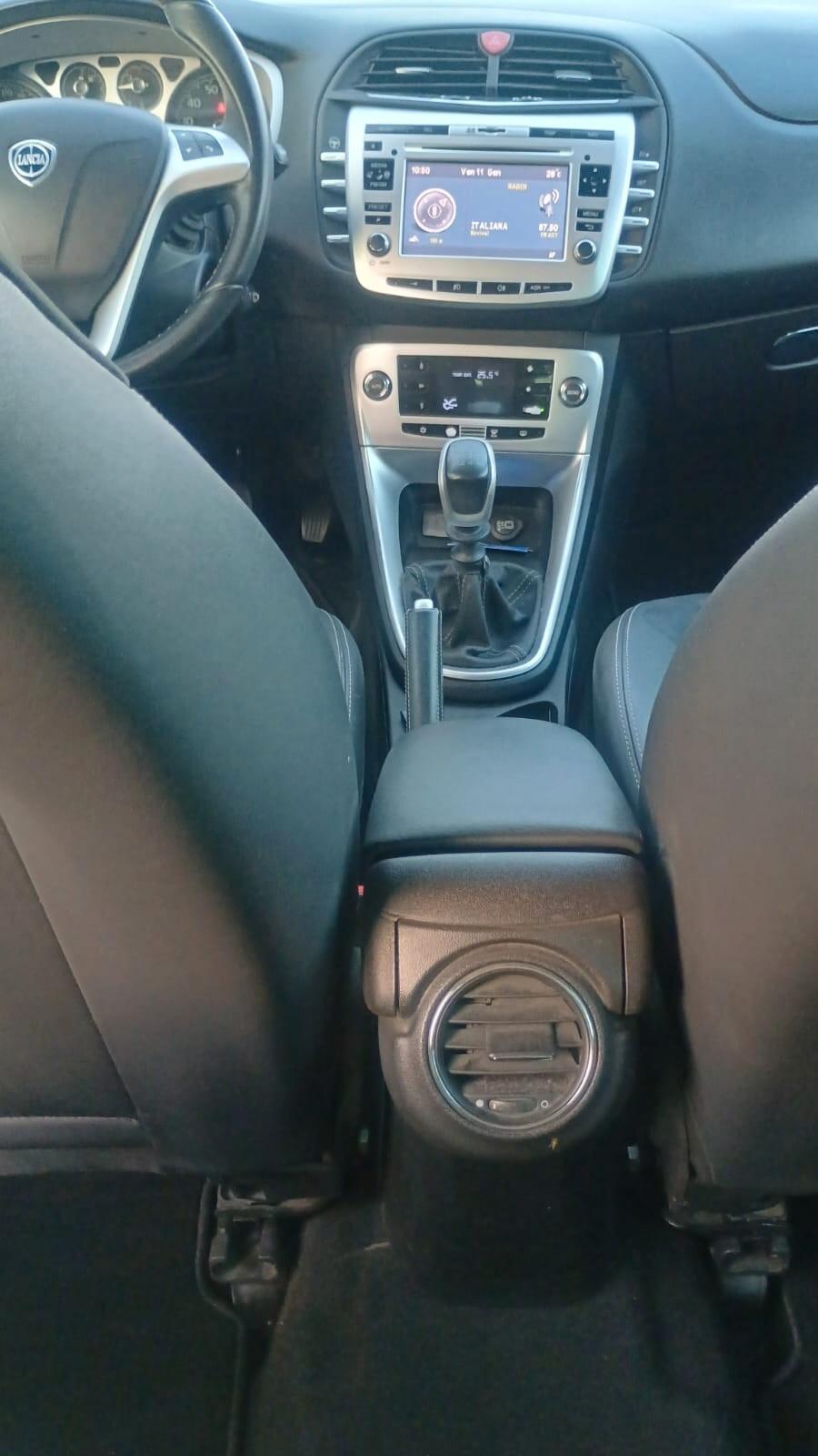 Lancia Delta 1.4 T-Jet 120 CV Platino Ecochic GPL