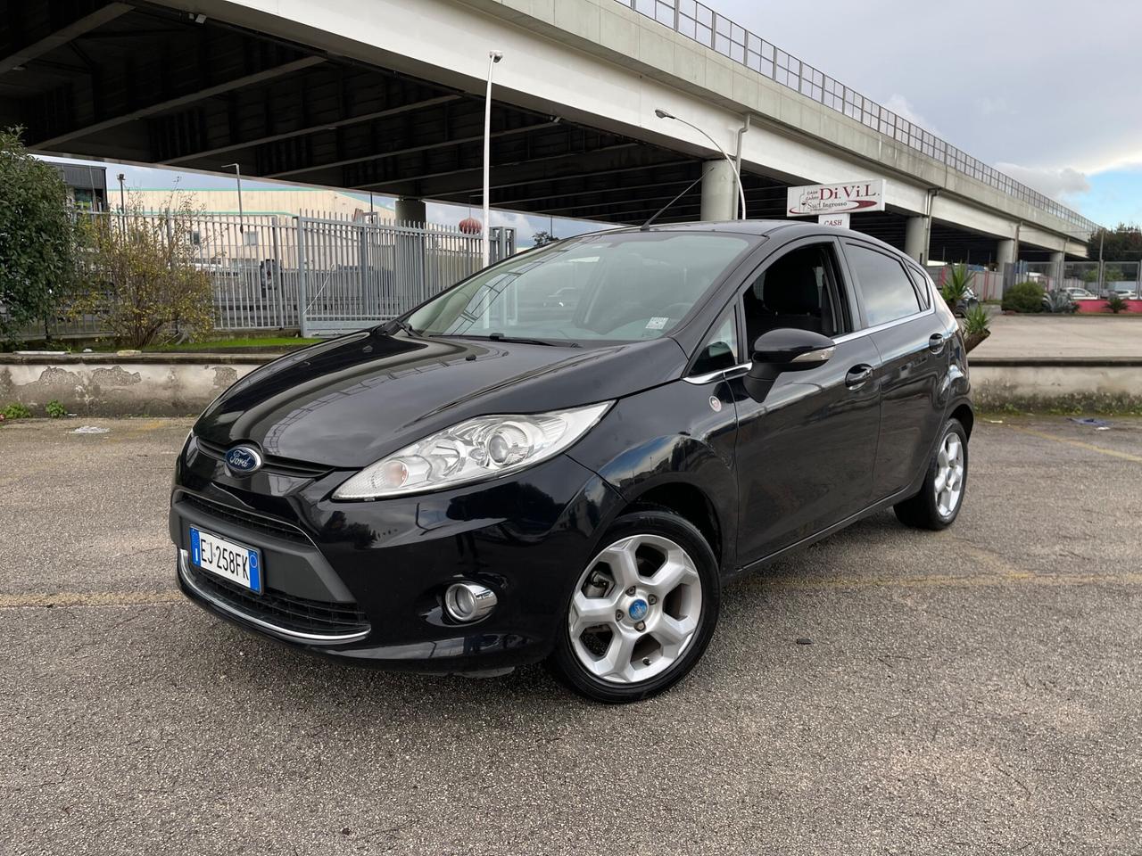 Ford Fiesta 1.4 TDi 5 porte Titanium SuperFull Perfett