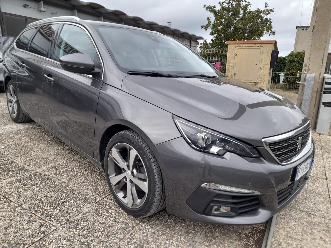 Peugeot 308 BlueHDi 120 S&S SW Allure