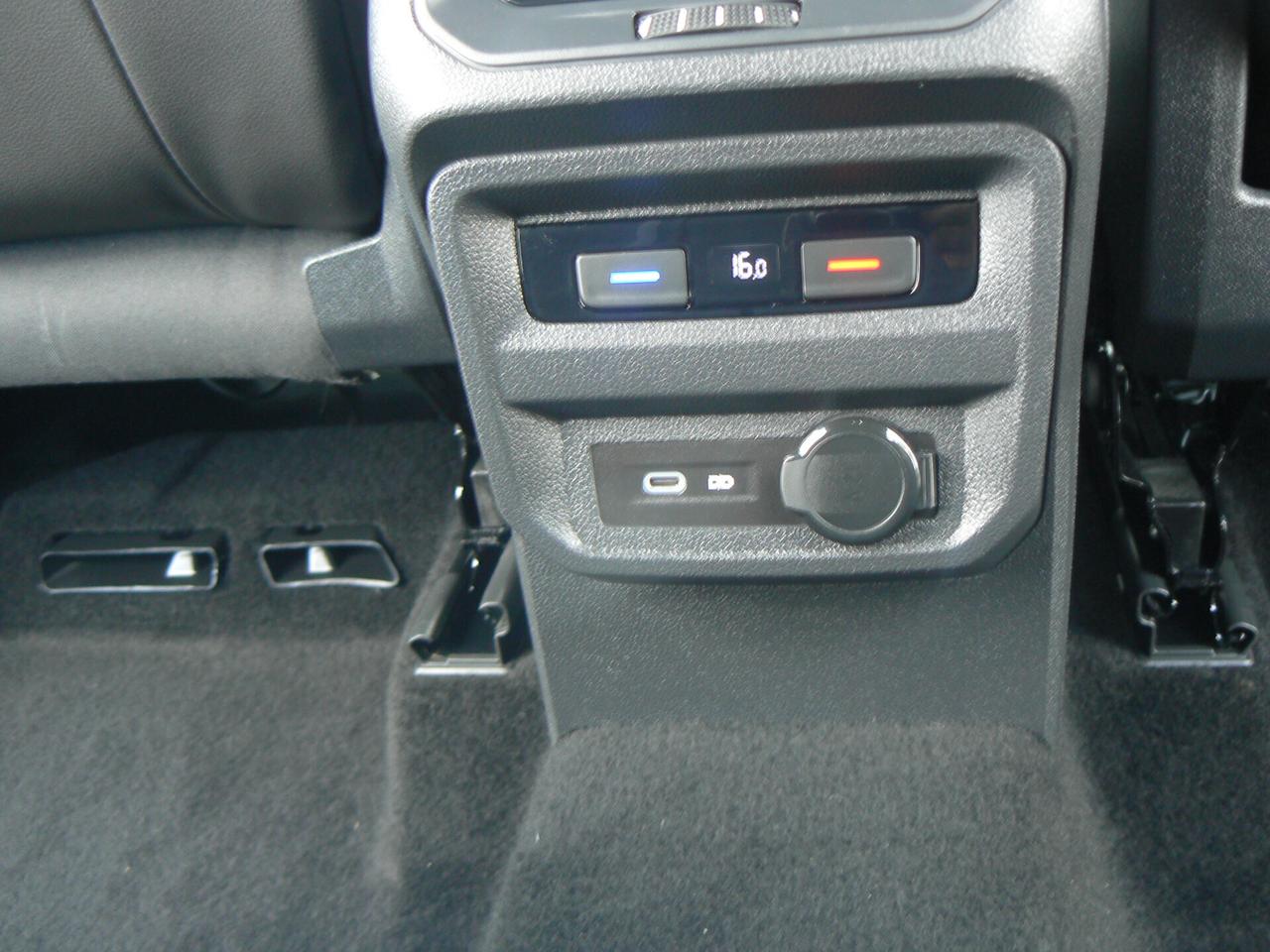 Volkswagen Tiguan 2.0 TDI 150 CV SCR DSG 4MOTION R-Line