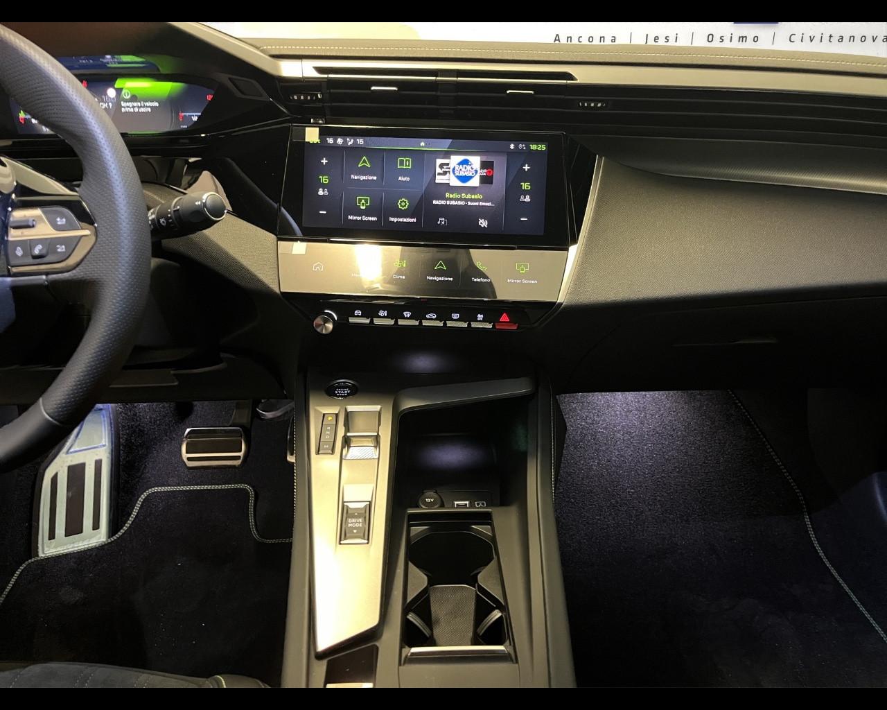 PEUGEOT Nuova 408 - Hybrid 136 e-DCS6 GT