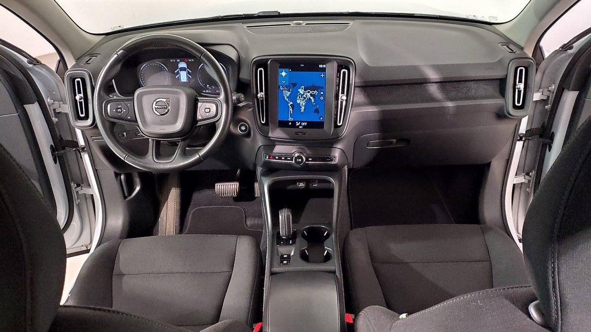 VOLVO Xc40 D3 Geartronic Momentum Core N-1