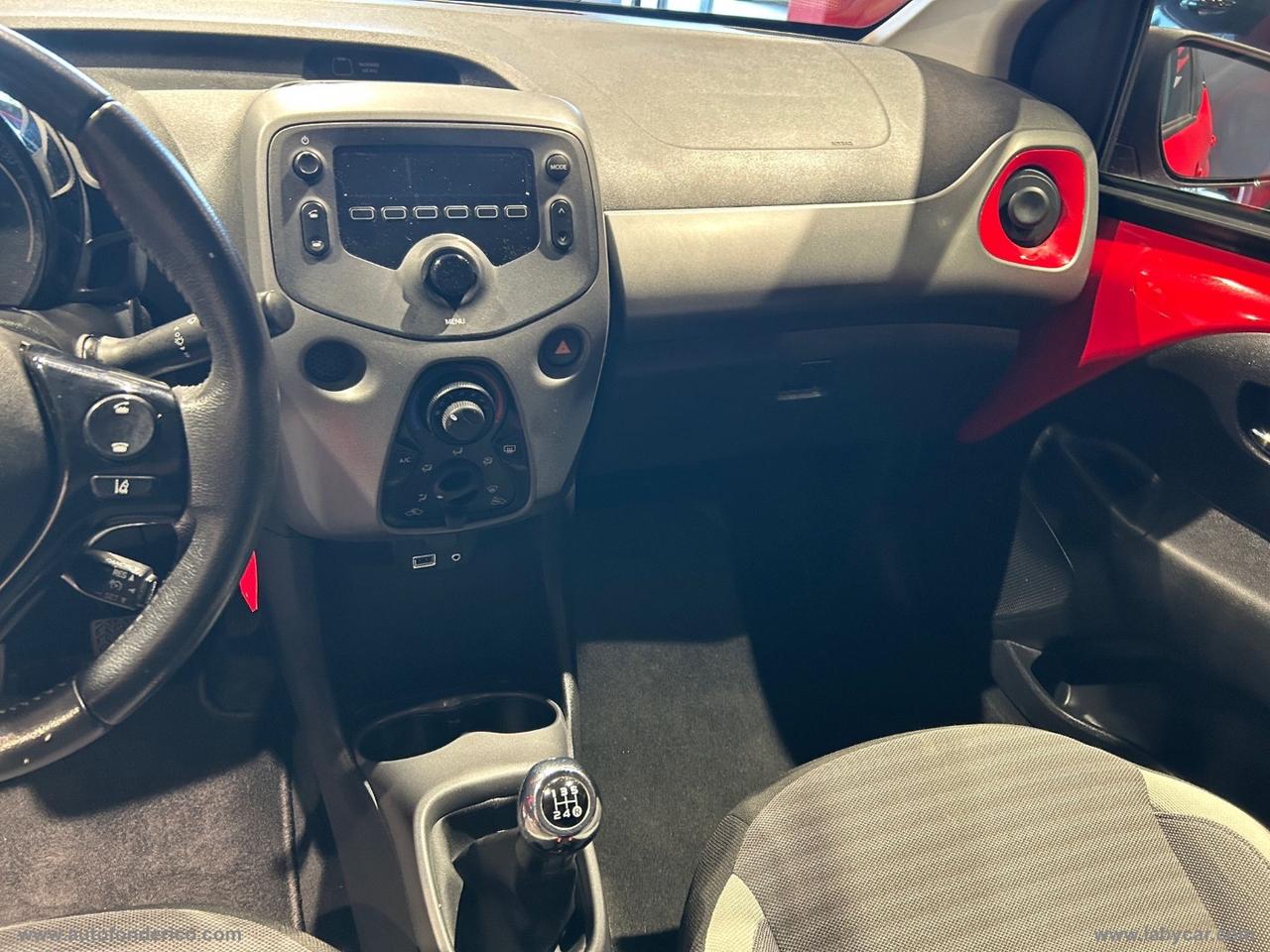 TOYOTA Aygo 1.0 VVT-i 72 CV 5p. x-clusiv