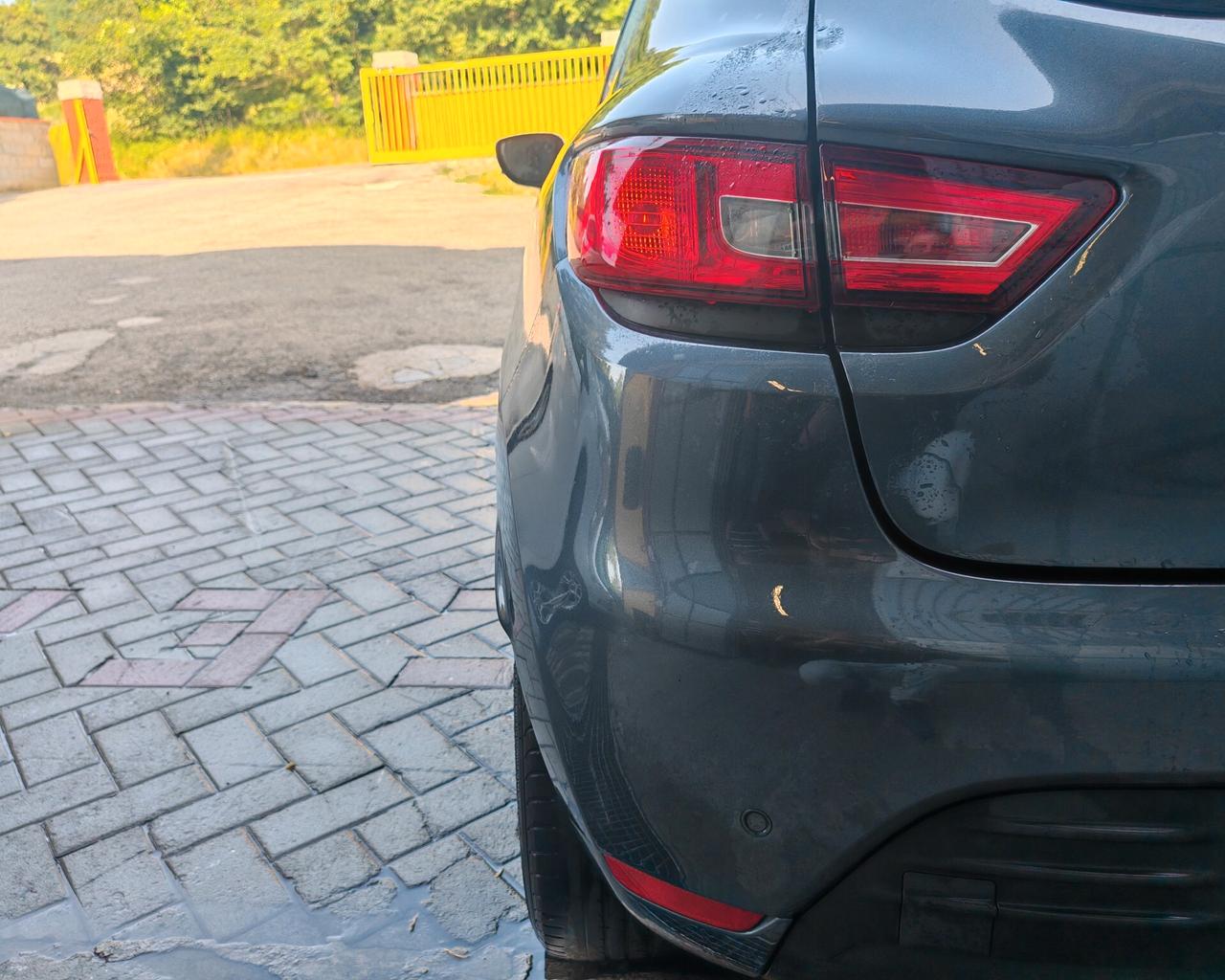 Renault Clio 1.2 75CV 5 porte Incidentata/Sinistrata