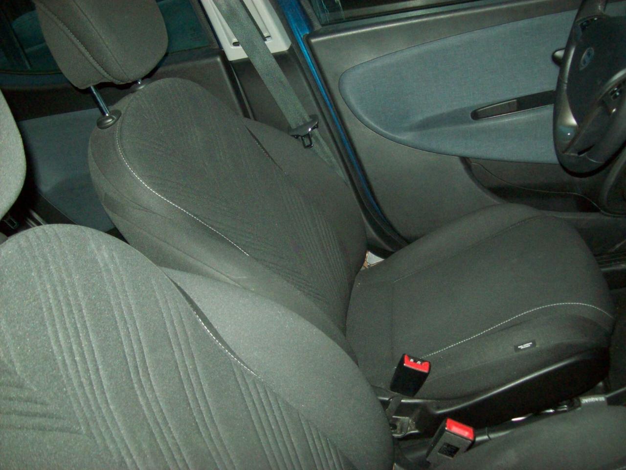 Lancia Ypsilon 1.0 FireFly 5 porte S&S Hybrid Gold