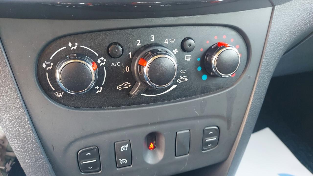 Dacia Sandero 1.5 dci - Lauréate Family