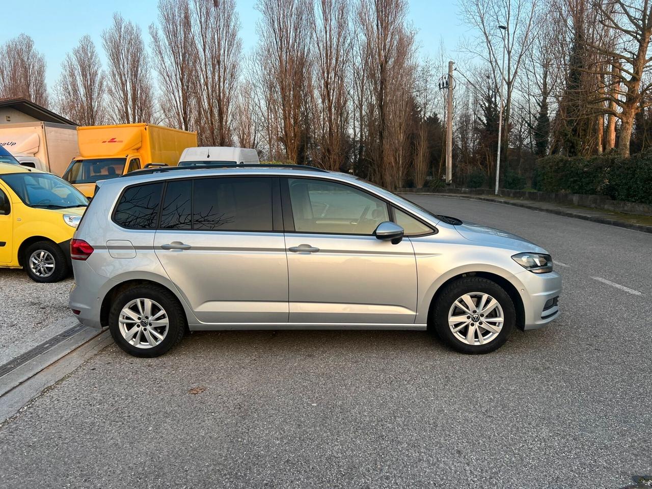 Volkswagen Touran 2.0 TDI 150 CV DSG BlueMotion Technology restyling