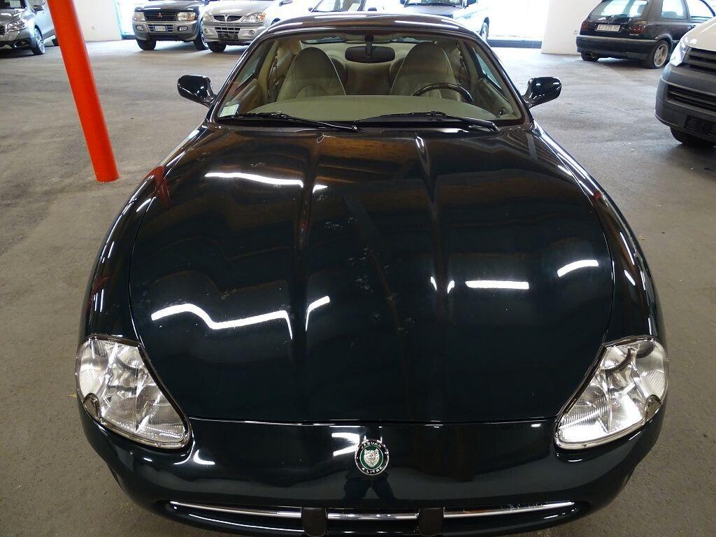 Jaguar XK8 4.0 V8 Coupé 284 CV 1a mano