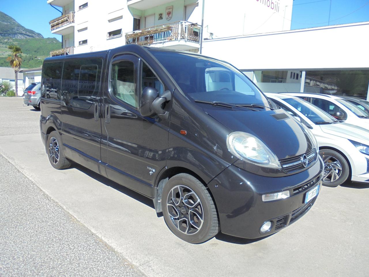 Opel Vivaro 27 2.5 CDTI/135CV PC-TN Tour