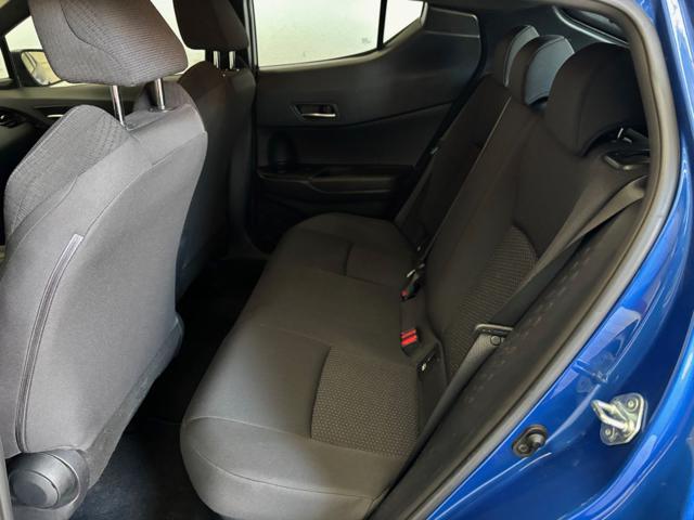 TOYOTA C-HR 1.8 Hybrid E-CVT Business