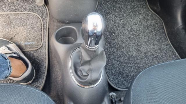 TOYOTA Yaris 1.0i 16V cat 5 porte Sol