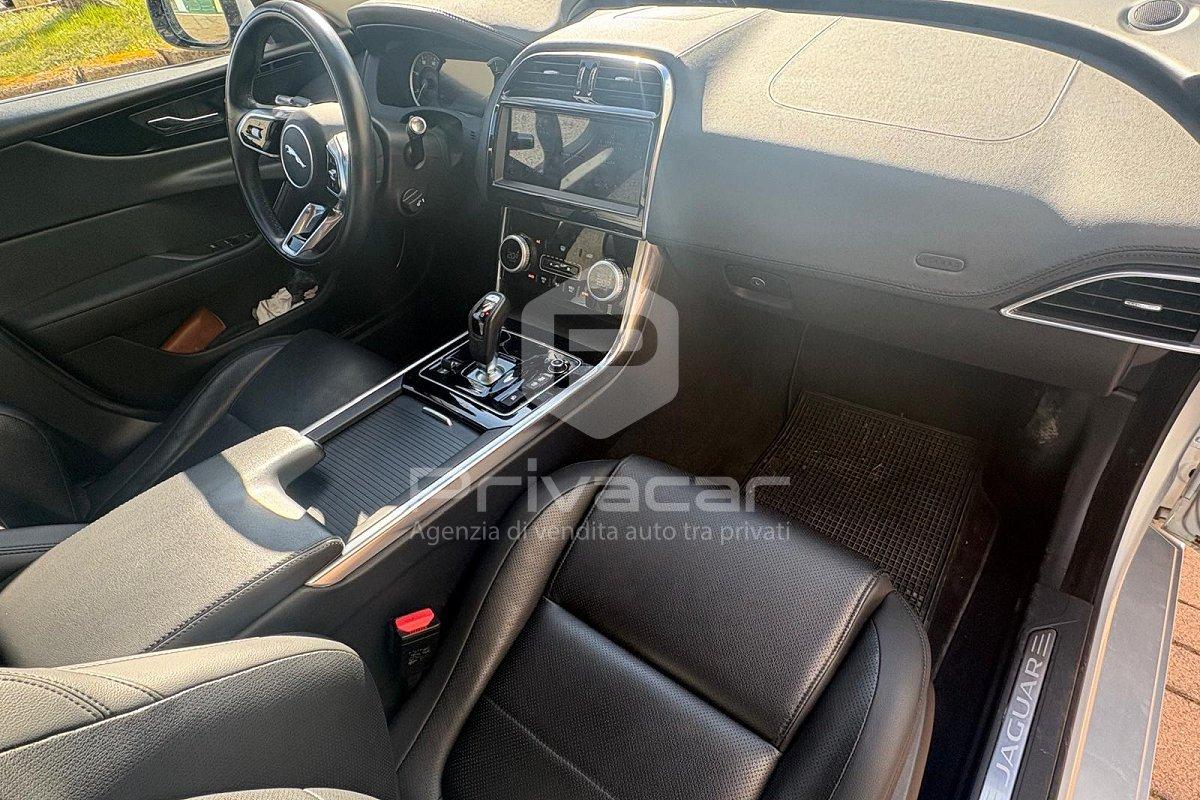 JAGUAR XE 2.0 250 CV aut. SE