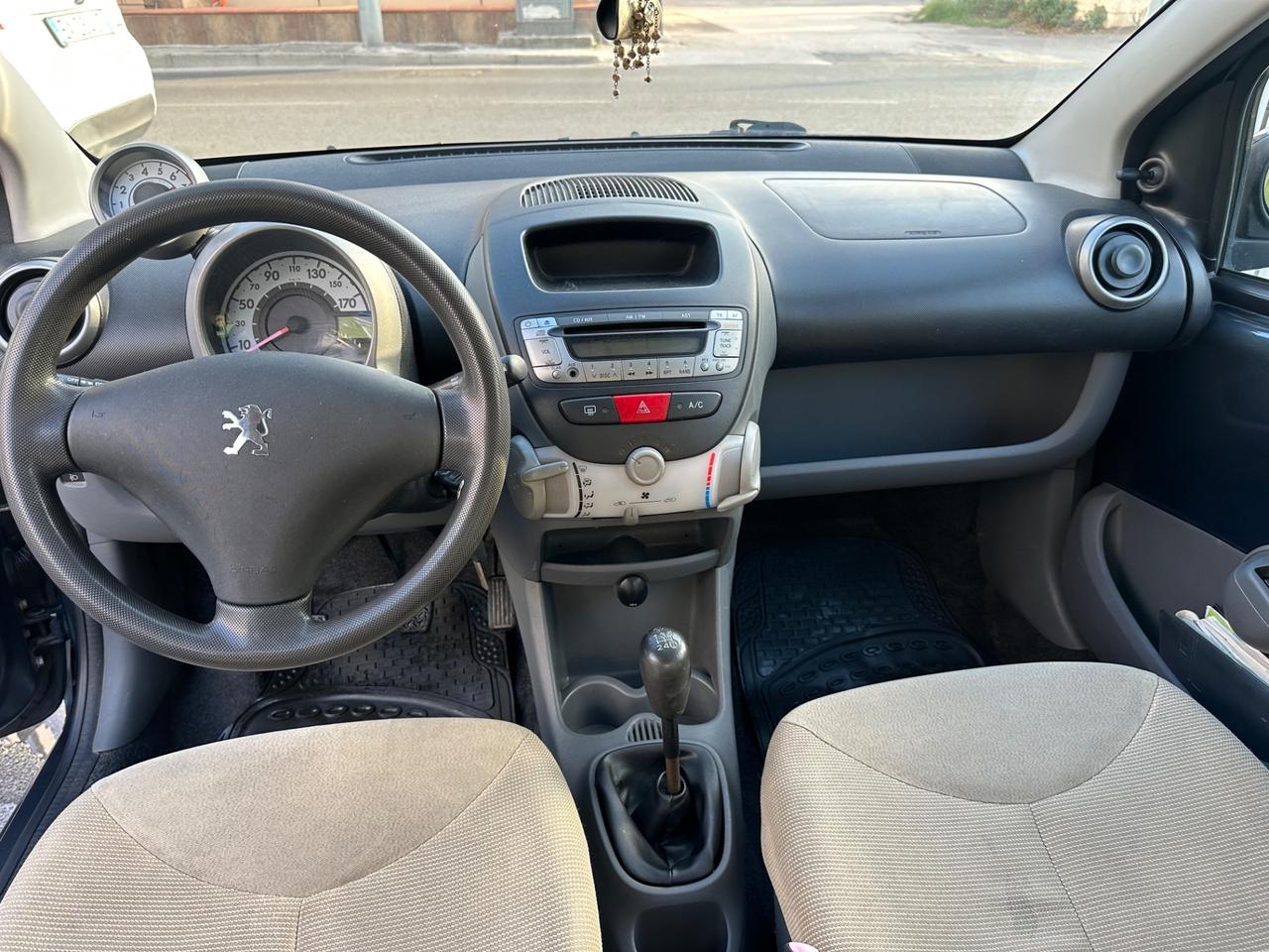 Peugeot 107 1.0 68CV 5p. Sweet Years 2007