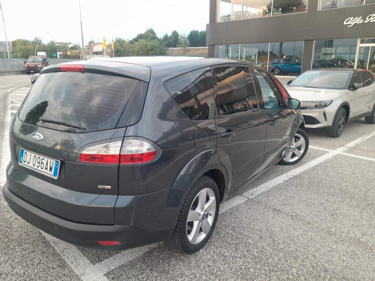 Ford S-Max 2.0 TDCi 131 CV automatico 7 posti