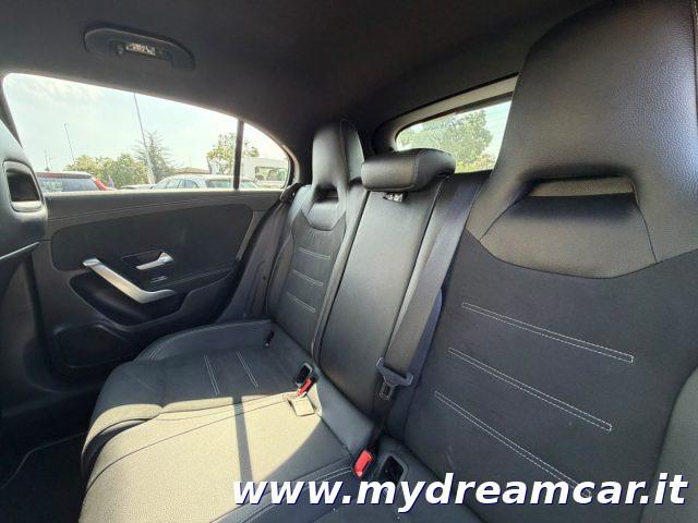 MERCEDES-BENZ A 180 d Automatic Premium Night Edition LUCI AMBIENTE