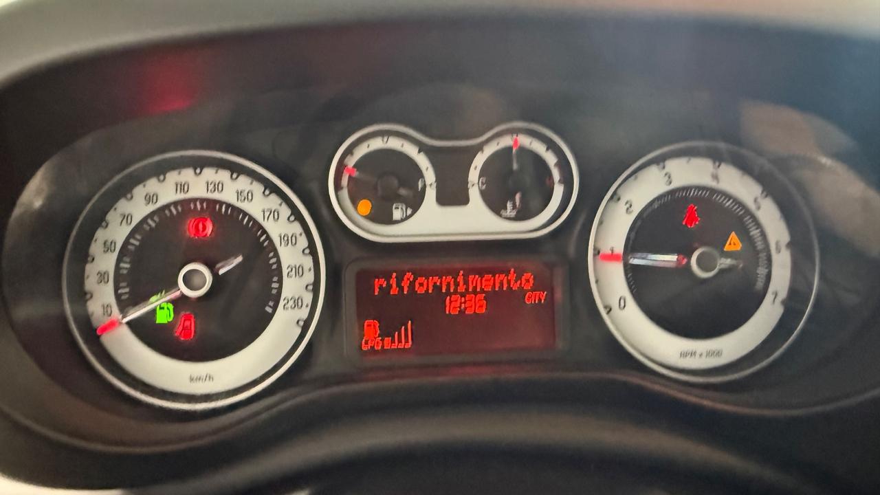 Fiat 500L 1.4 T-Jet 120 CV GPL Lounge