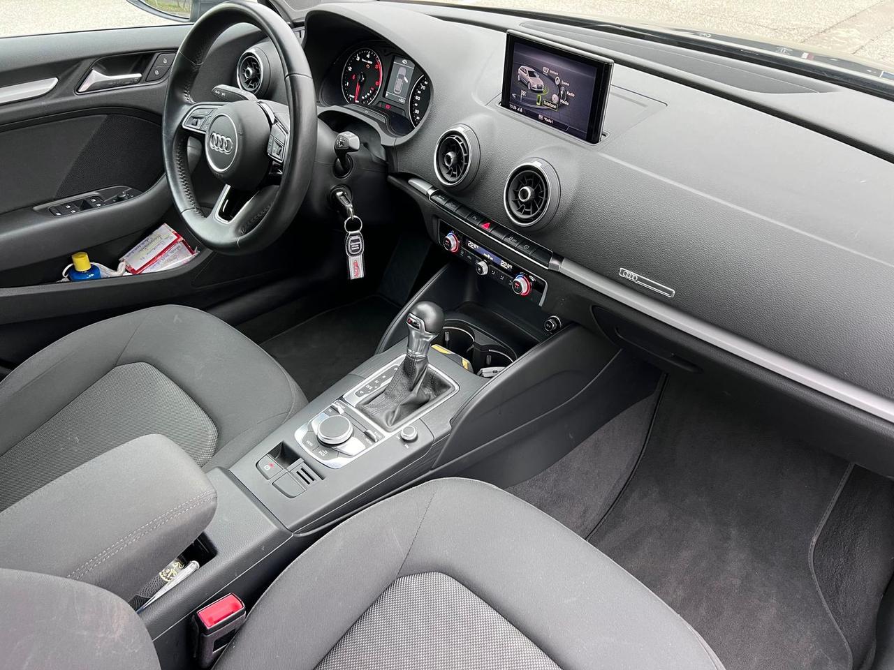 Audi A3 Business Line 1.6 30 TDI #4241