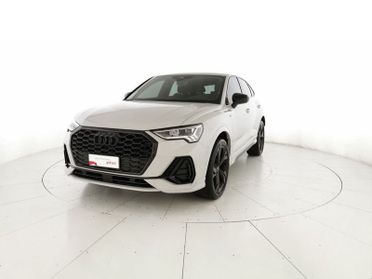 Audi Q3 Sportback 35 2.0 tdi Identity Black s-tronic