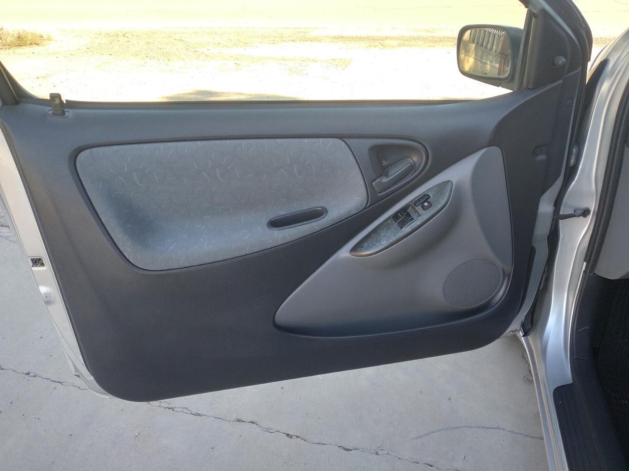 Toyota Yaris 1.0i 16V cat 3 porte Sol