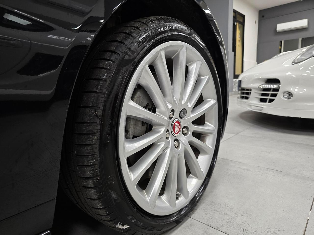 XE 2.0 R-Sport 240cv_TESSUTO TECNICO!! GAR 12 MESI