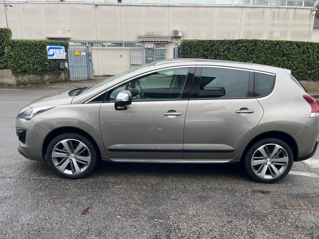 Peugeot 3008 1.6 HDi 115CV Allure