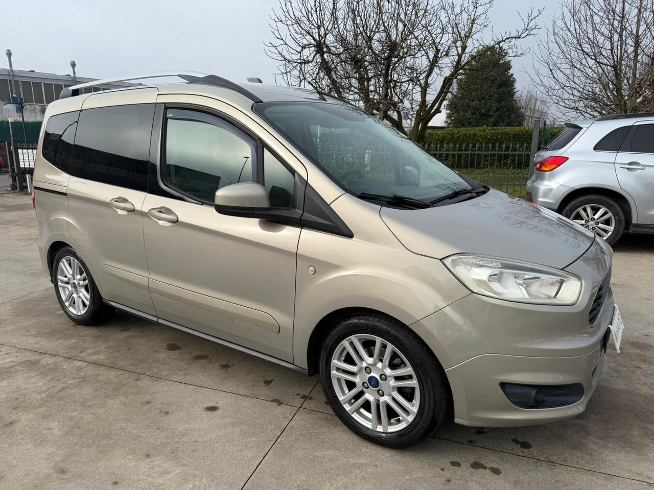 Ford Tourneo Courier 1.0 EcoBoost 100 CV Titanium