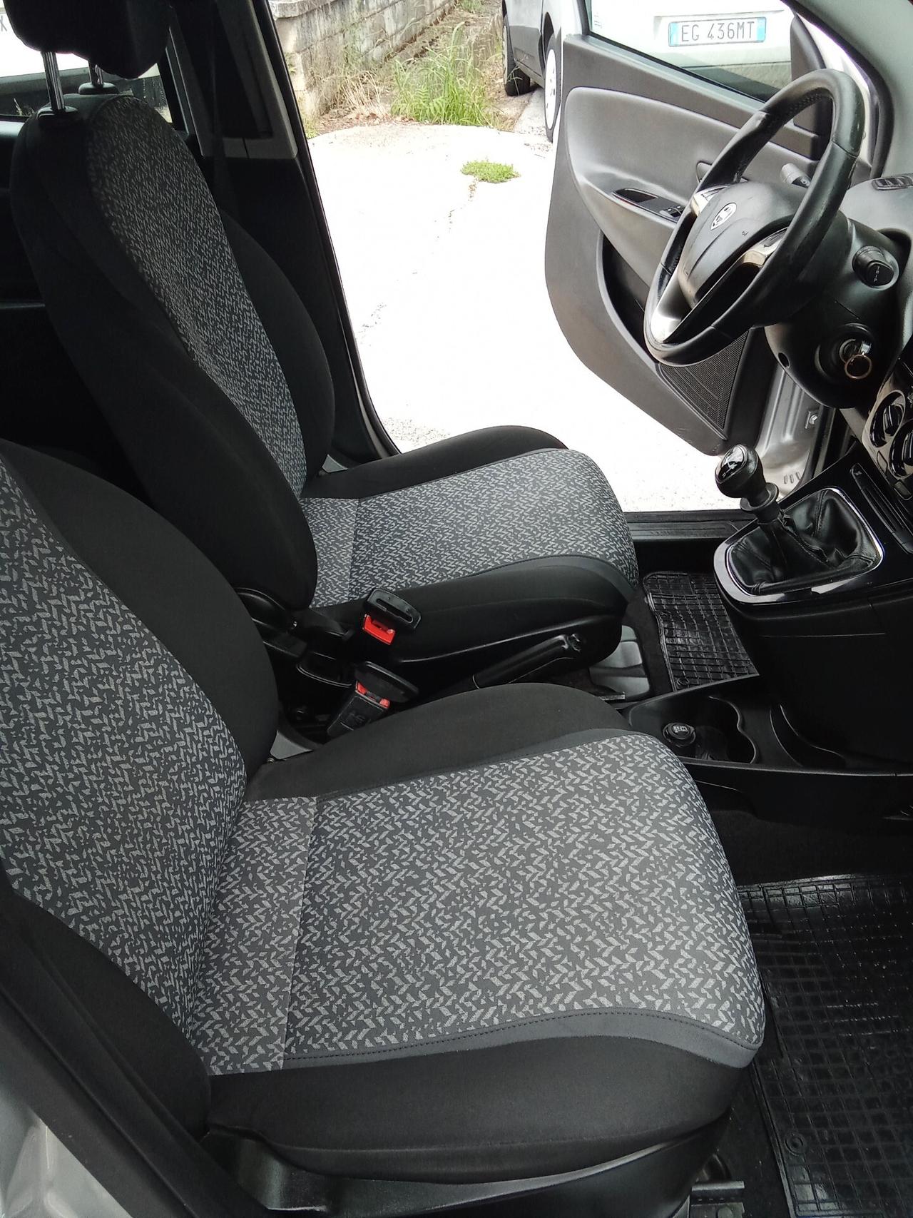 Lancia Ypsilon 1.3 MJT 16V 95 CV 013